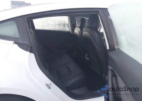 2020 Tesla Model 3 Standard Range Plus Rear-Wheel Drive/Standard Range Rear-Wheel Drive z USA, uszkodzony, nr VIN 5YJ3E1EA5LF744897